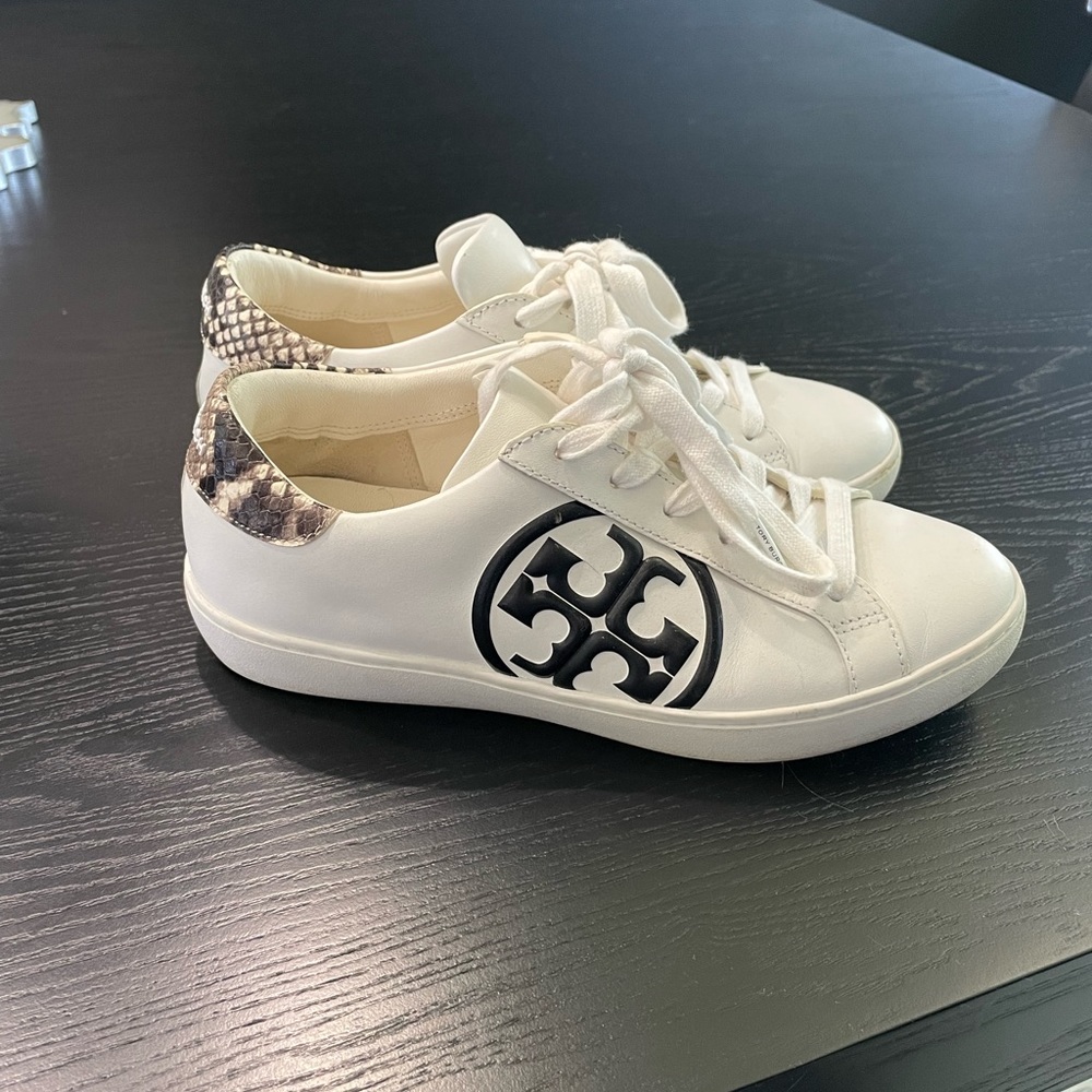 Tory Burch Sneaker